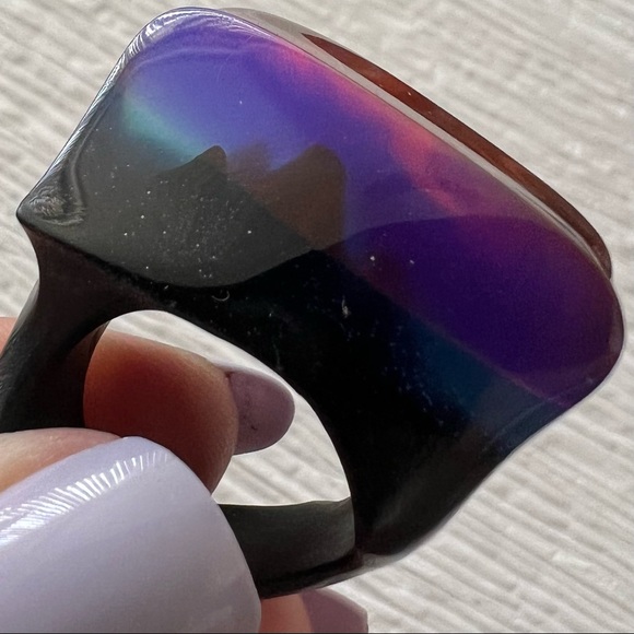 Resin and wood ring - Picture 1 of 5